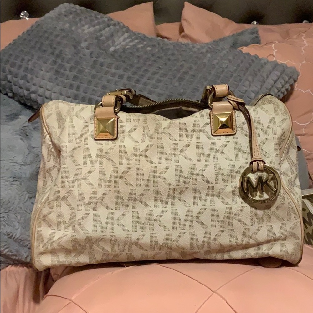 Beautiful cream Michael kors bag.